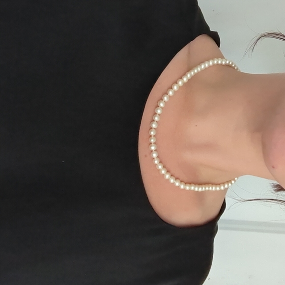 Freshwater Pearl 18" Necklace - Picture 2 of 6